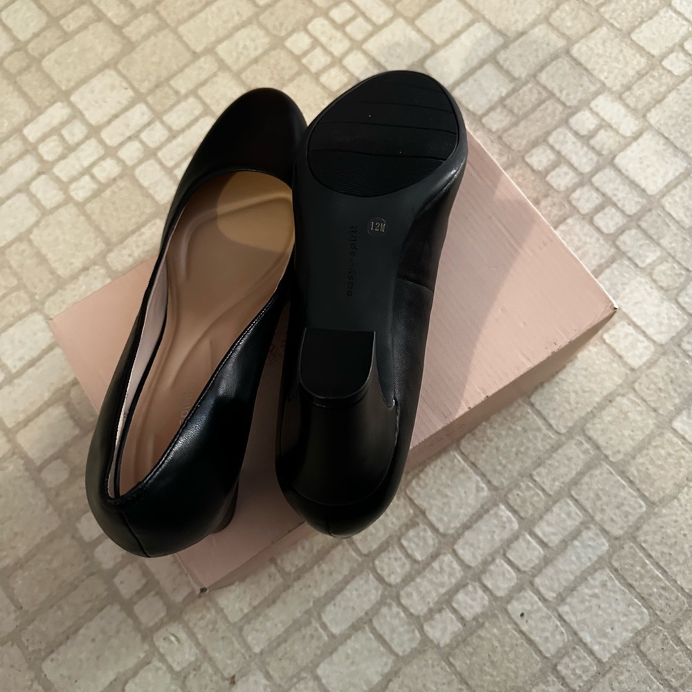 Easy Spirit Black Women's Heels - Picture 3 of 3
